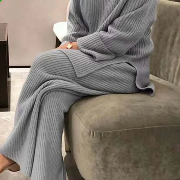 Cozy Ribbed Knit Sweater and Pants Set in Light Gray - Picture 3 of 7